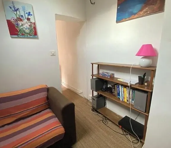 Romantic Historical Center Marais Appartement