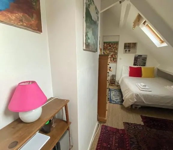 Romantic Historical Center Marais Appartement